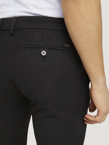 TOM TAILOR - Slimfit Pantalón chino 'Travis' en negro