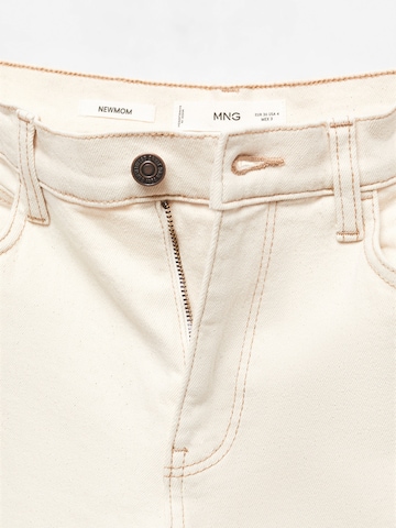 MANGO Regular Jeans 'Newmom' i vit