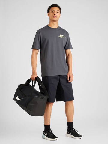 Nike Sportswear Shirt in Grijs