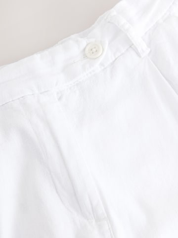 Wide leg Pantaloni cutați de la Next pe alb