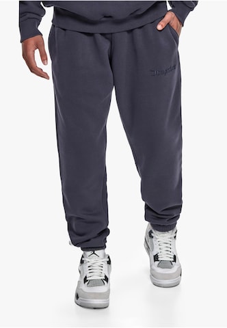 Dropsize Tapered Pants 'Embo V3' in Blue: front