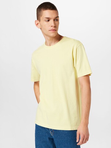 Nudie Jeans Co Shirt 'Uno' in Geel: voorkant