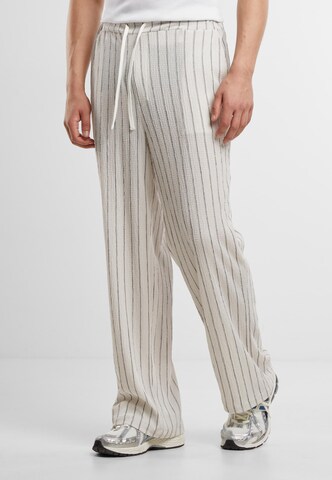 Urban Classics Flared Pants in White: front