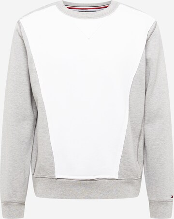 Sweat-shirt Tommy Jeans en gris : devant