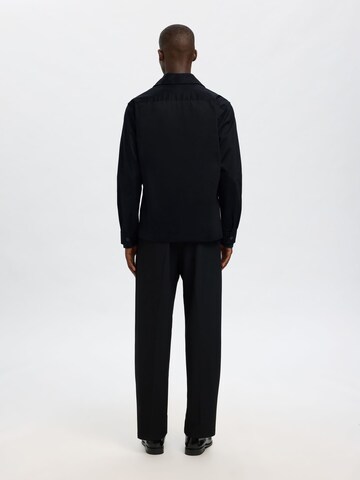 SELECTED Comfort Fit Jacke 'SLHTATE' in Schwarz