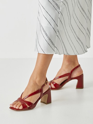 Tamaris - Sandalias con hebilla en rojo