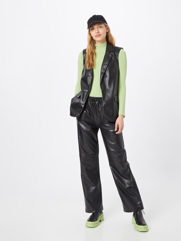 Gilet 'TROIAN OLIVIA' VERO MODA en noir