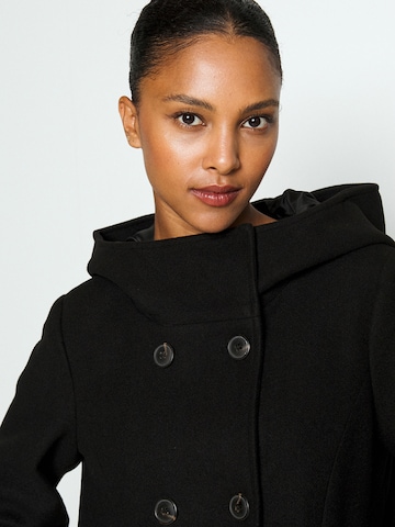 Vero Moda PetitePrijelazni kaput 'VMFORTUNE' - crna boja