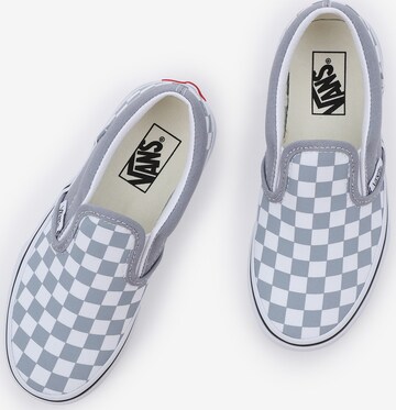 Sneaker de la VANS pe gri