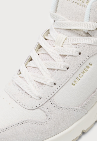 Sneaker alta 'UNO' di SKECHERS in bianco