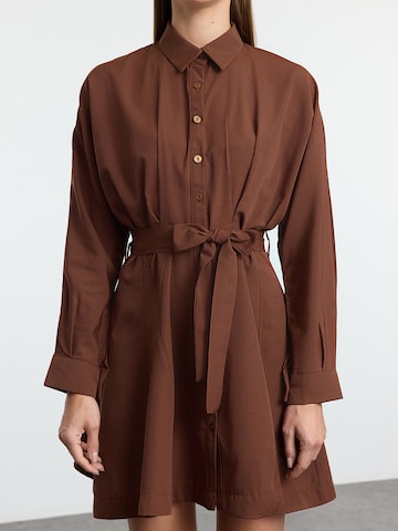 Rochie tip bluză de la Trendyol pe maro