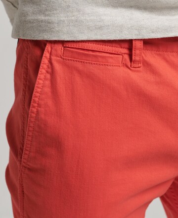 Superdry Slimfit Chinohose in Rot