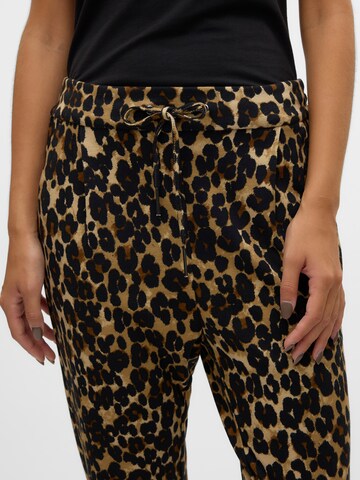Loosefit Pantaloni con pieghe 'VMEVA' di VERO MODA in marrone