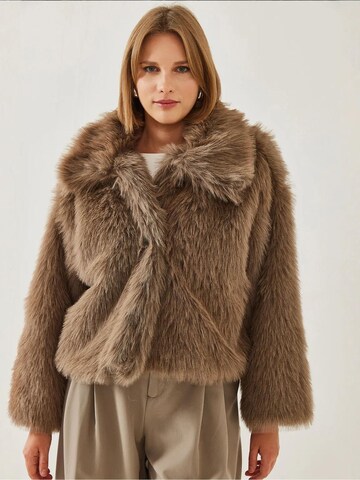 Veste mi-saison Bianco Lucci en marron : devant