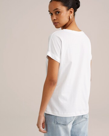 T-shirt WE Fashion en blanc