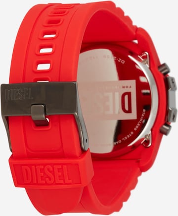 DIESEL - Reloj digital en rojo