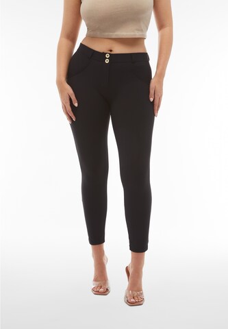 Freddy Skinny Pants in Black: front