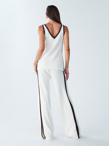 Top 'ELENOR' di BWLDR in bianco: dietro