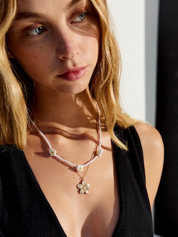 Bershka Necklace in Gold: front