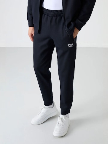 Completo per l'allenamento 'Aktive Sets' di Tommy Life in nero