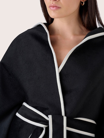 Camomilla Italia Scarf in Black