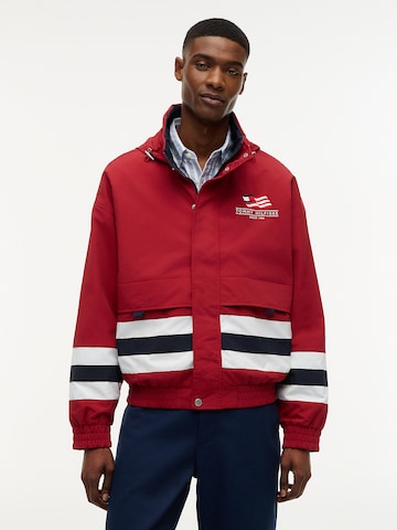 TOMMY HILFIGER Tussenjas in Rood: voorkant