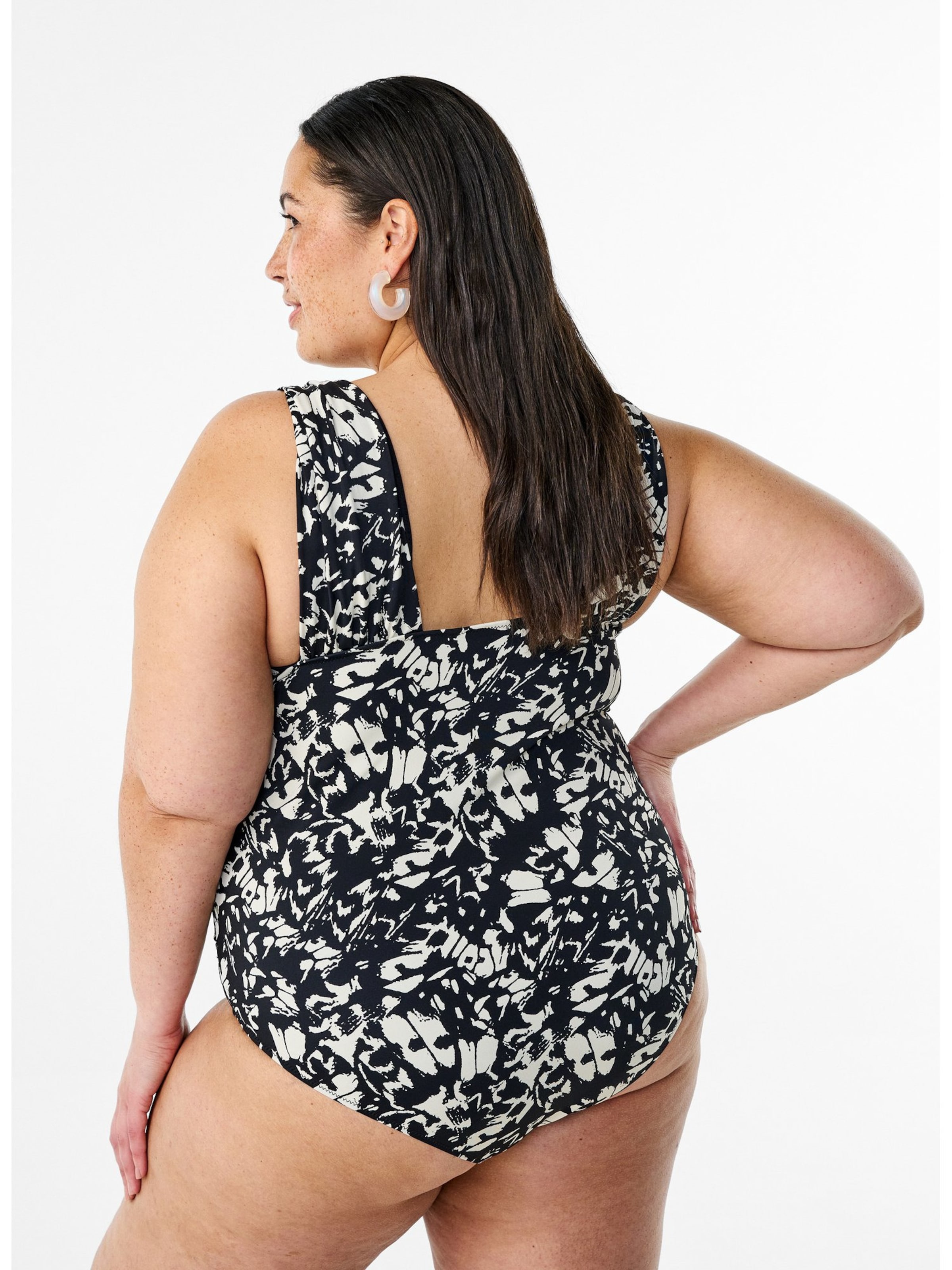 Swim by Zizzi Minimizer Costume intero 'Skipa' in Nero ABOUT YOU