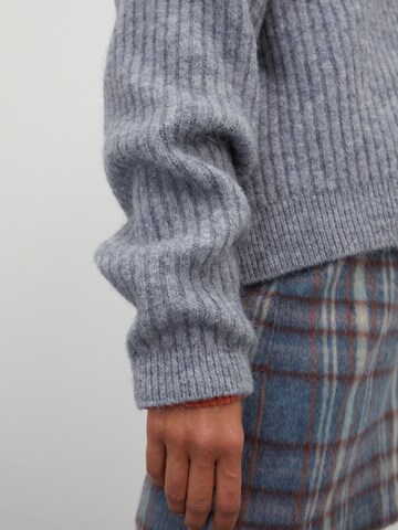 EDITED Sweater 'Friederike' in Grey