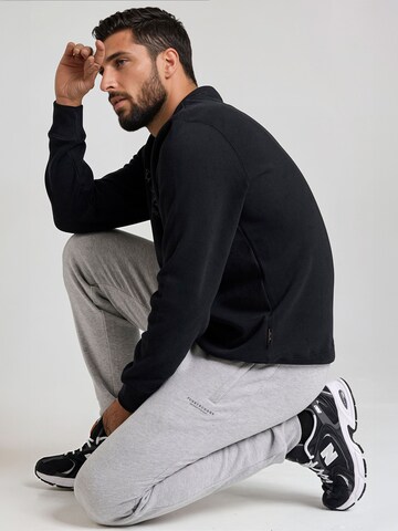 Funky Buddha Дънки Tapered Leg Панталон в сиво