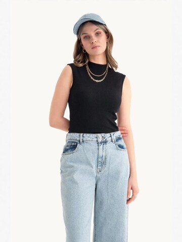 Top di Hiccup in nero: frontale