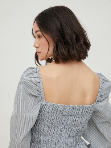 VILA Blouse in Grey