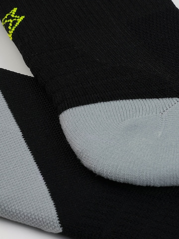 INCYLENCE Sportsocken 'TRAIL SUMMITS' in Schwarz
