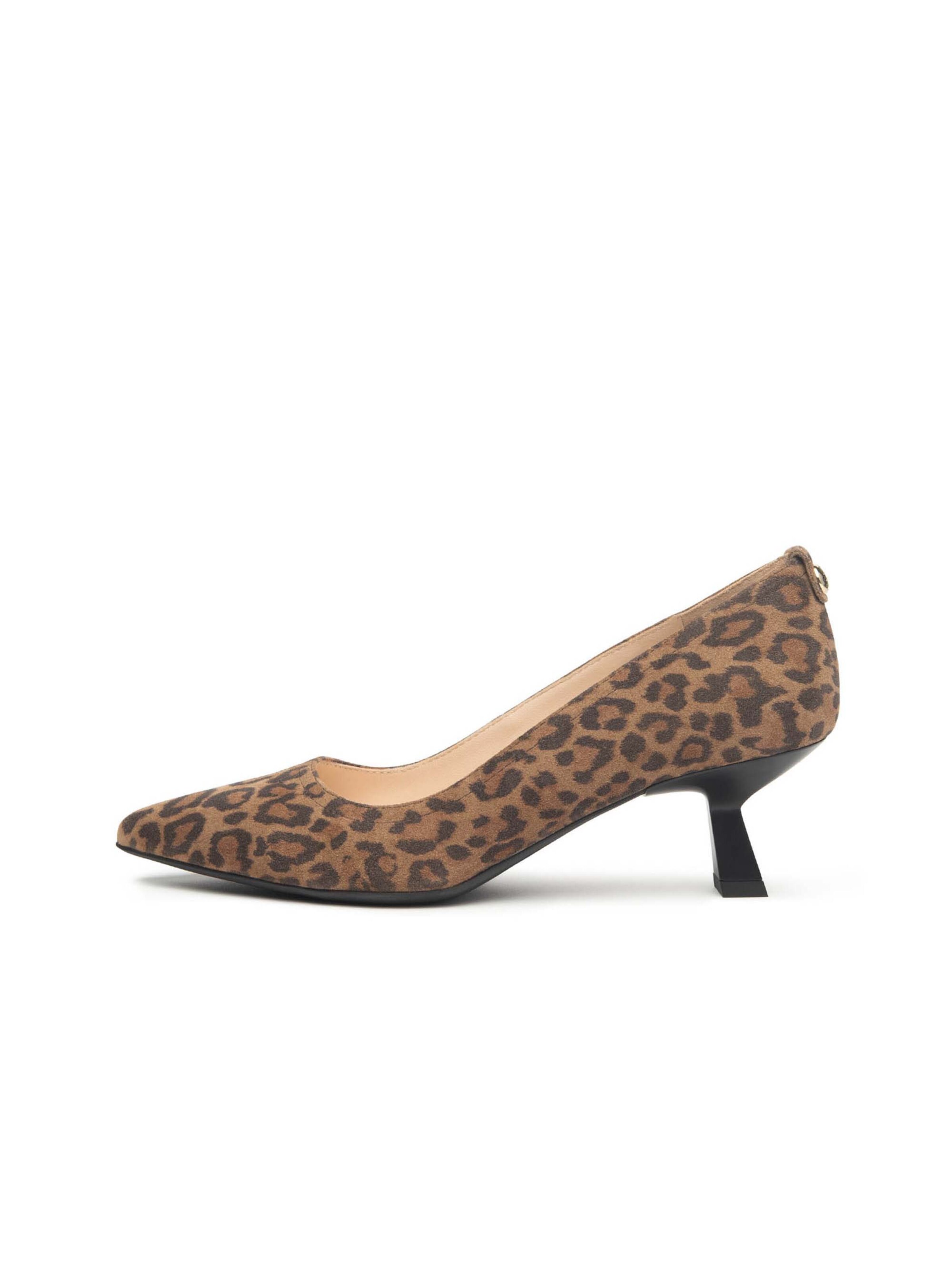 Escarpins 'Volga' Nero Giardini en marron : devant