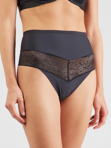 Tanga 'Comfort Contour' de la TRIUMPH pe negru: față