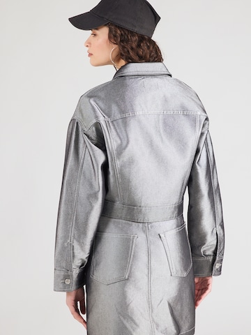 Calvin Klein Jeans Φθινοπωρινό και ανοιξιάτικο μπουφάν σε γκρι