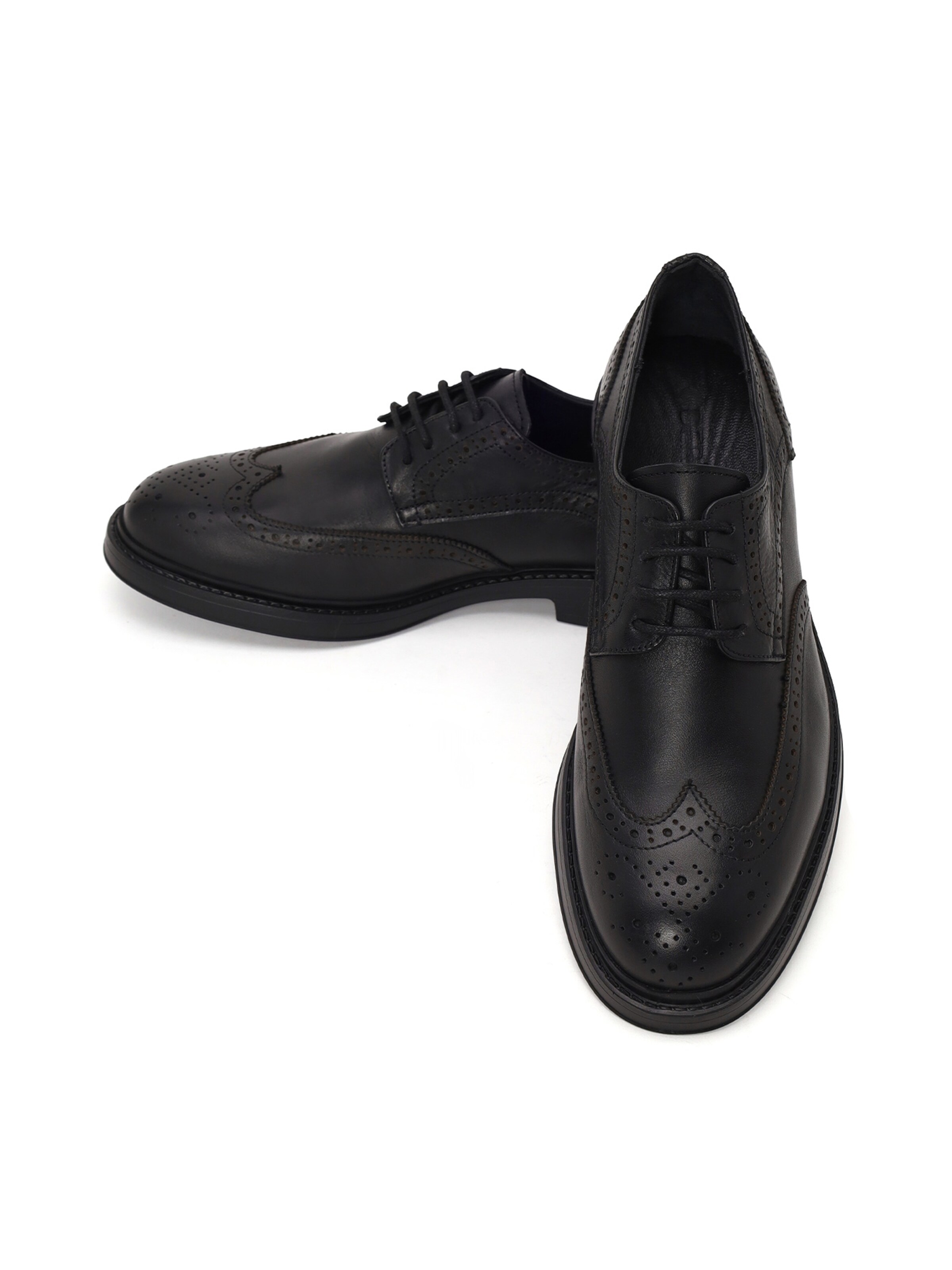 Scarpa stringata di Derimod in nero