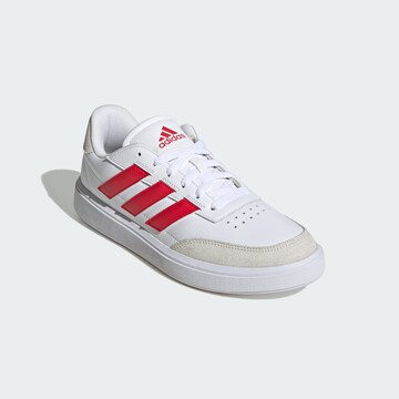 Baskets basses 'Courtblock' ADIDAS SPORTSWEAR en blanc