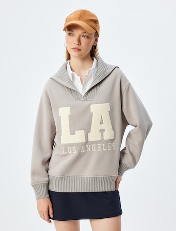 Koton Sweatshirt in Grijs: voorkant
