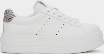 Baskets basses '2330-9' Estro en blanc : devant