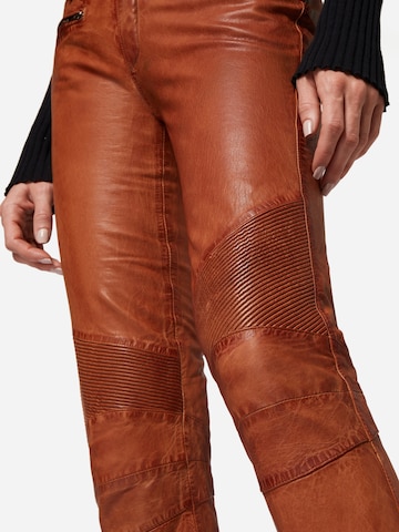 RICANO - Slimfit Pantalón 'Donna' en marrón