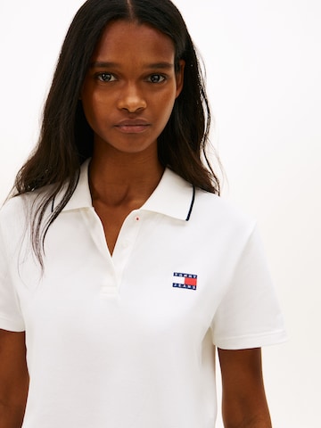 Tricou de la Tommy Jeans pe bej
