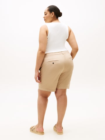 Tommy Hilfiger Curve Regular Chinoshorts in Beige