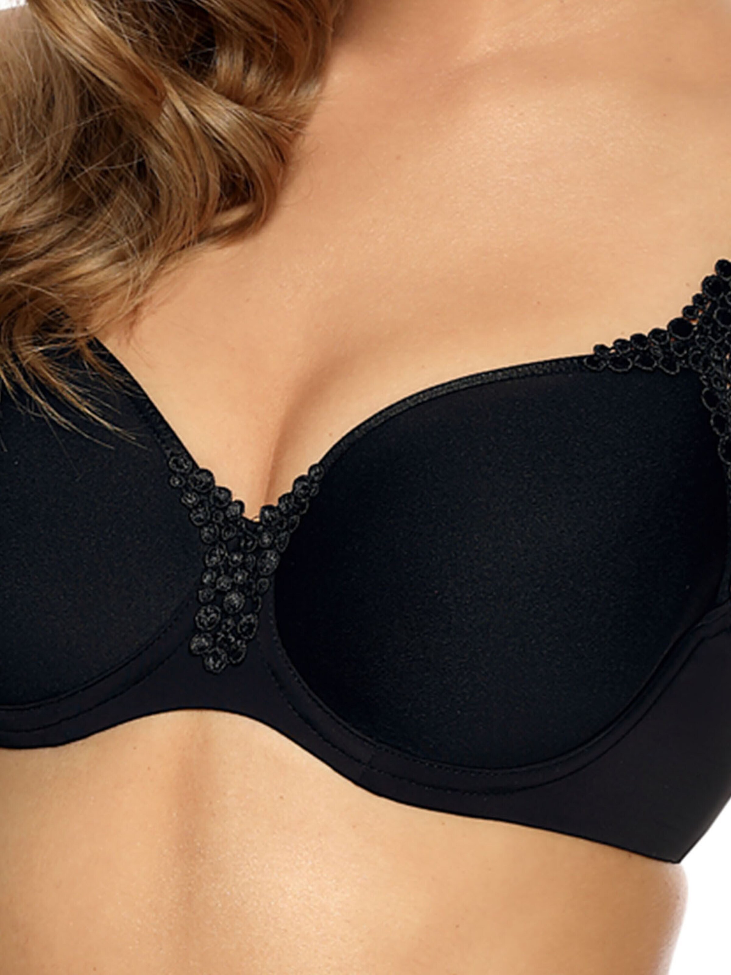 VIANIA Classic Bra 'Carola' in Black
