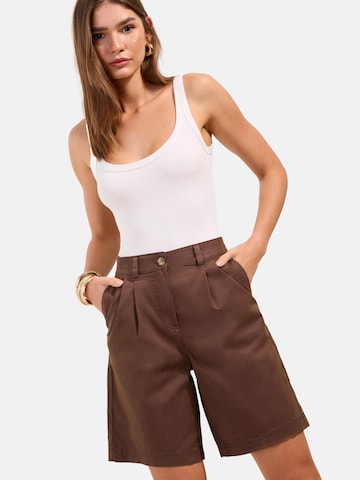Wide leg Pantaloni con pieghe di Friends Like These in marrone: frontale