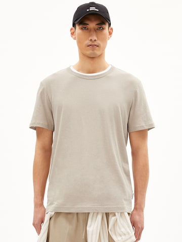 T-Shirt ARMEDANGELS en beige : devant