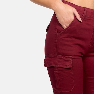 Slimfit Pantaloni cargo di Elara in rosso