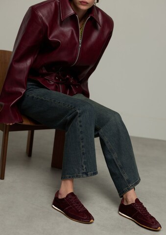 Baskets basses SACHA en marron : devant