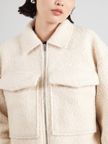Veste mi-saison 'VIDaphne' VILA en beige