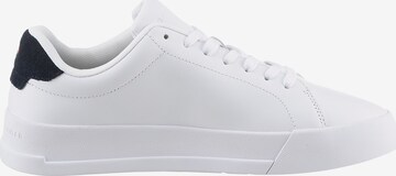 Baskets basses 'Curt' TOMMY HILFIGER en blanc