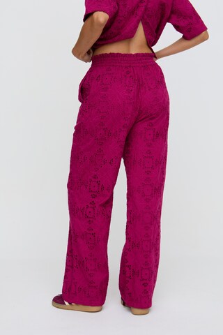 RAFFYA Wide Leg Hose 'Opal Broderie Anglaise' in Rot